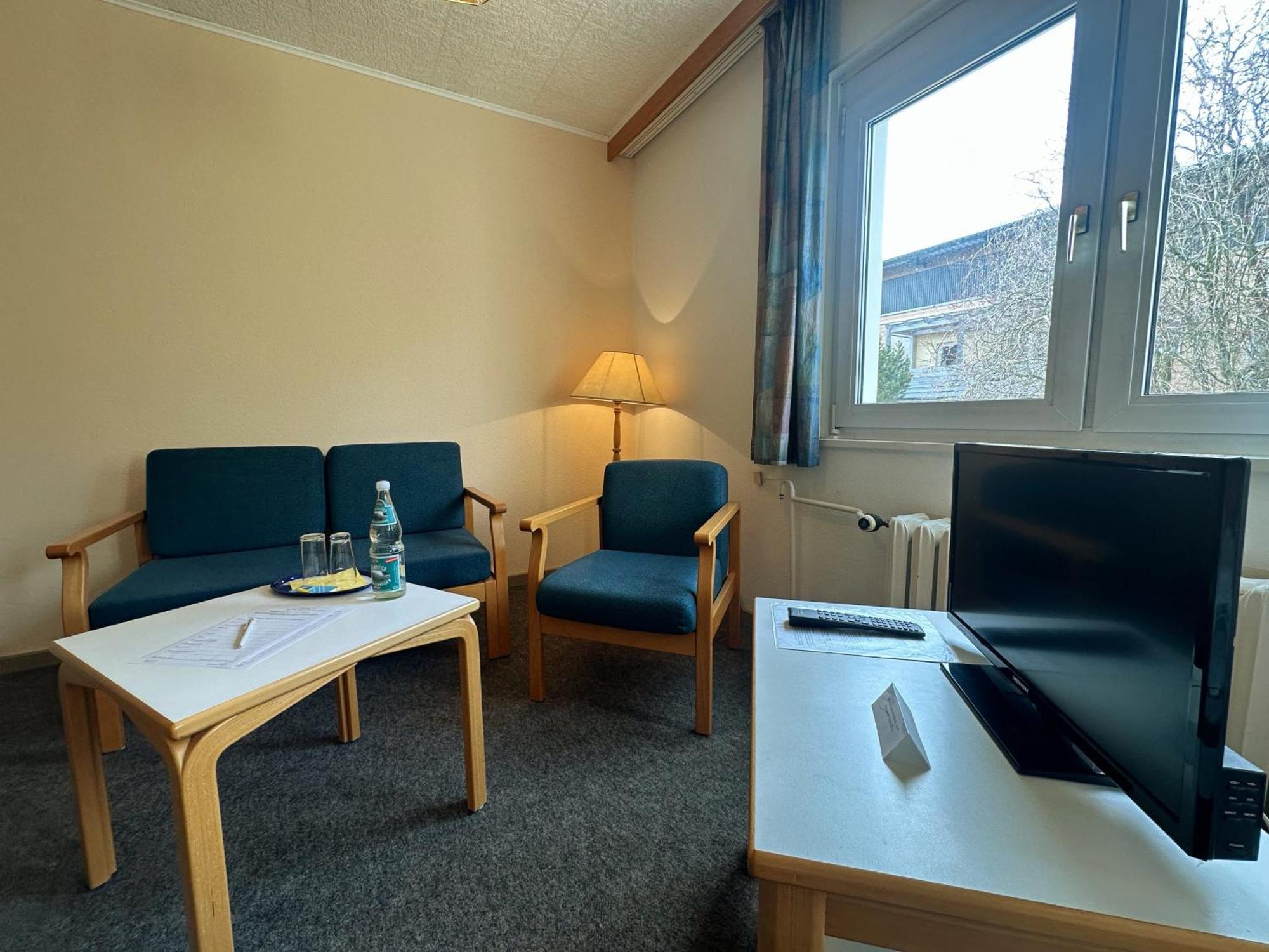 Hotel Am Laerchenberg I Fruehstueck, Wlan, Parkplatz Schirgiswalde-Kirschau Exterior foto