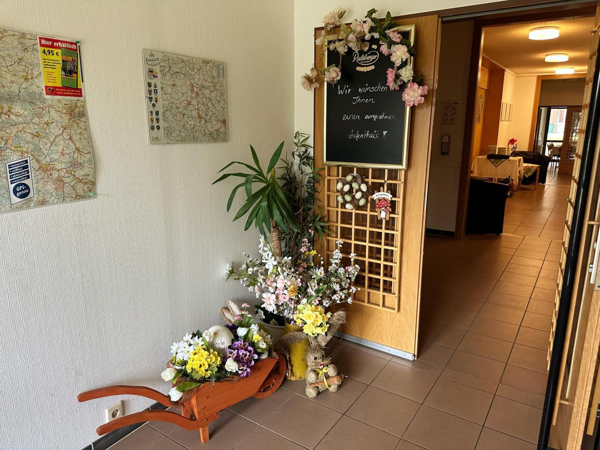 Hotel Am Laerchenberg I Fruehstueck, Wlan, Parkplatz Schirgiswalde-Kirschau Exterior foto