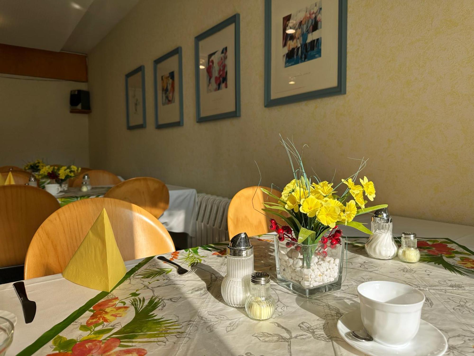 Hotel Am Laerchenberg I Fruehstueck, Wlan, Parkplatz Schirgiswalde-Kirschau Exterior foto